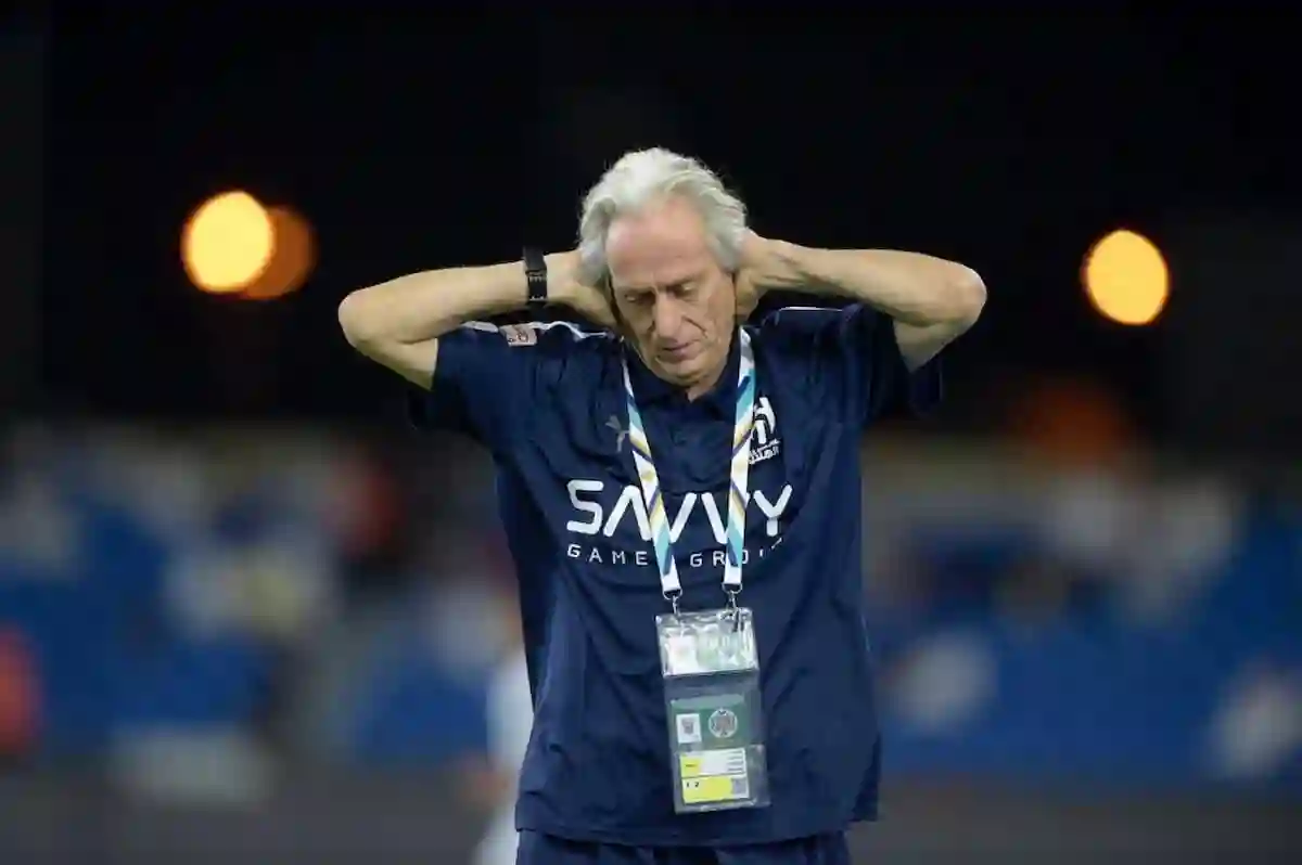 إدارة الهلال تبحث عن بديل لخيسوس.. مدرب إنجليزي في الصورة