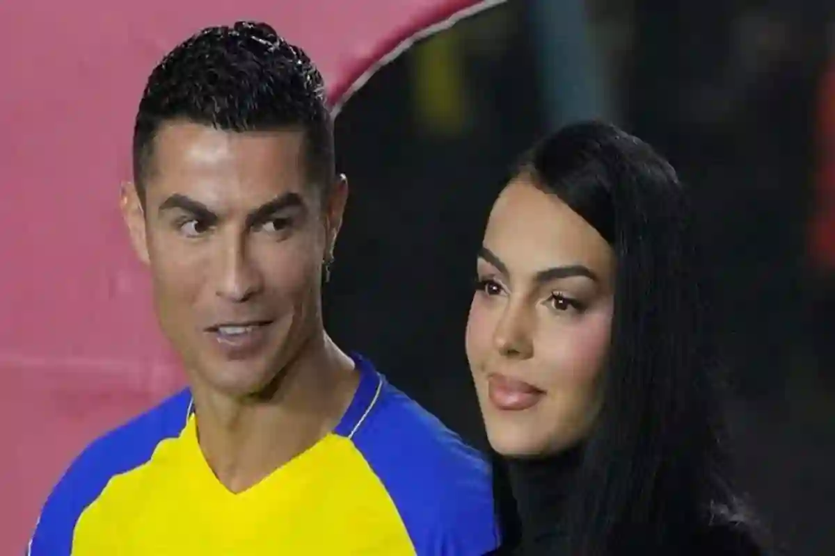 أول تعليق من