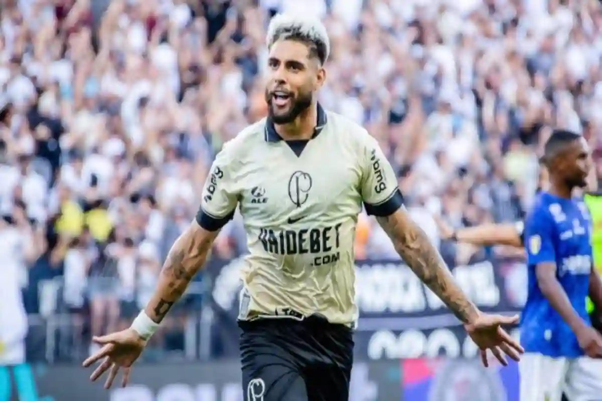 النصر يزاحم الاتحاد في سوق الانتقالات للحصول على خدمات يوري ألبيرتو 