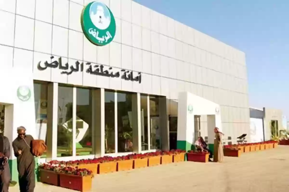 لتحسين المشهد الحضري.. أمانة الرياض تزيل العربات المخالفة في العاصمة