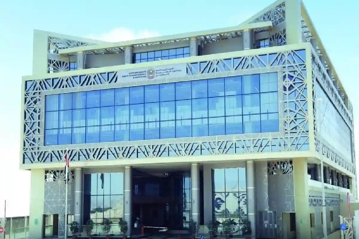 الإمارات تطلق حملة 