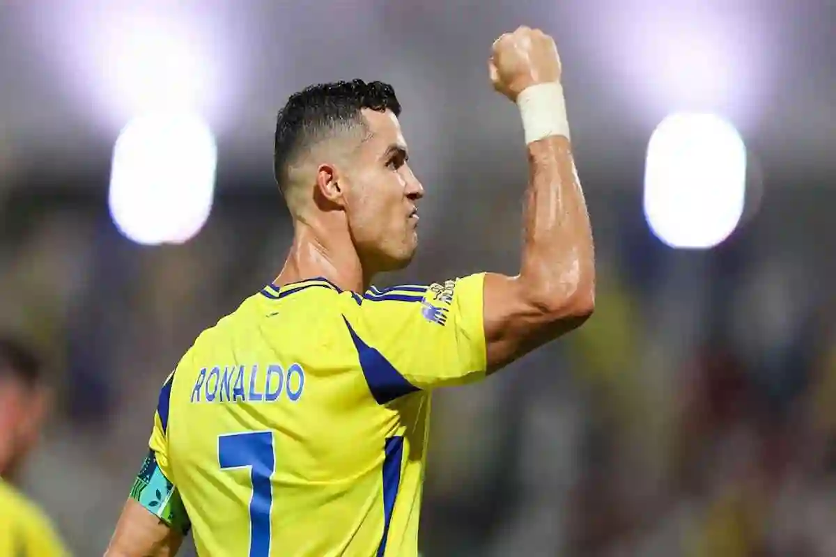  الملحم يثير الجدل بفقرة مضافة في عقد تجديد رونالدو مع النصر