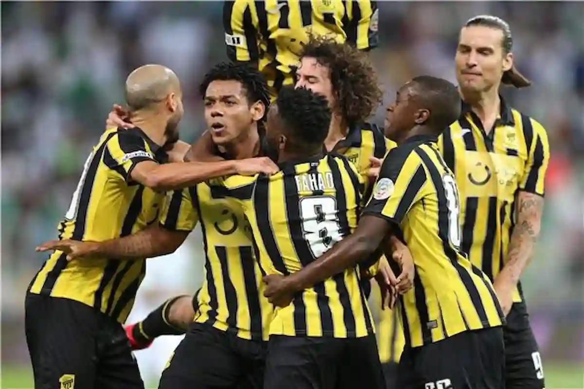 المنتشري يصدم الدعيع بردّ غير متوقع بسبب تعليقه على فريق الاتحاد