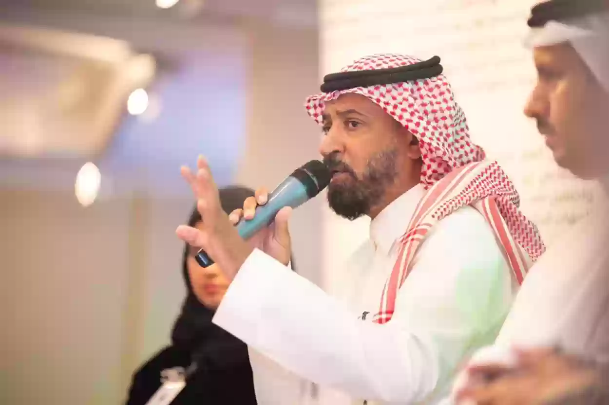 إعلامي سعودي يكشف عن السبب بين قطيعة الإخوان والأخوات
