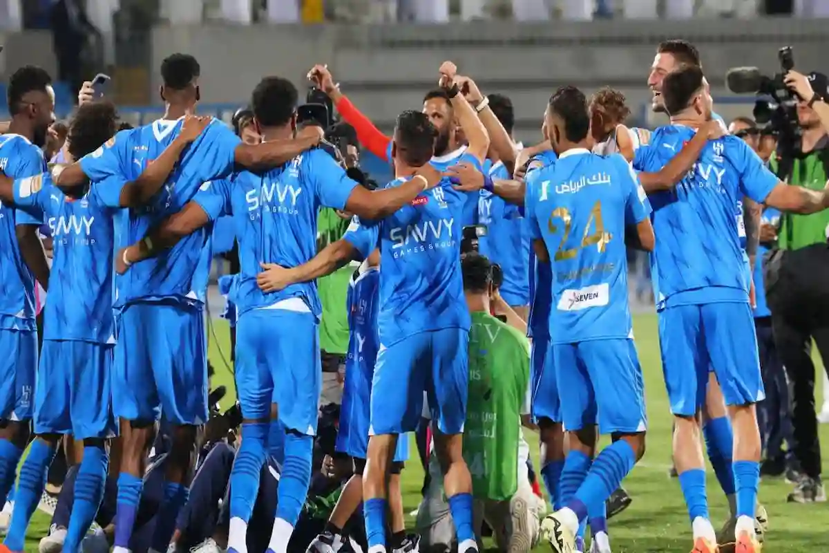 فرحة جماهير الهلال قبل مواجهة فريق جوانجو الكوري في نخبة آسيا 2025