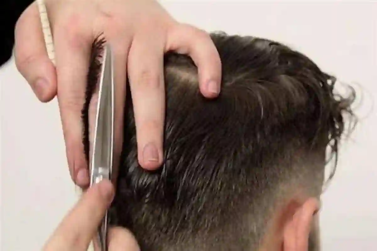 تزايد كبير في أسعار الحلاقة داخل المملكة بشكل يغضب المواطنين..