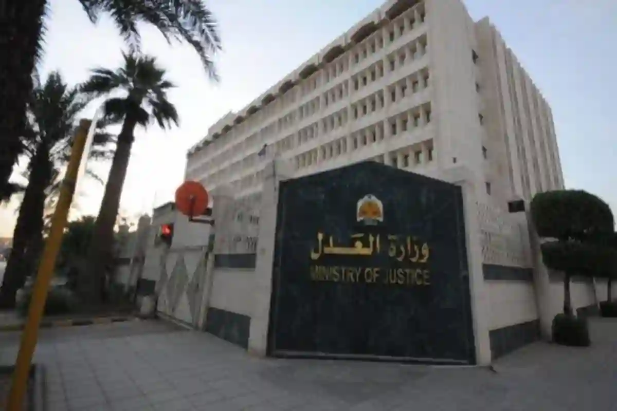إحالة محامٍ سعودي إلى التحقيق لنشر معلومات مضللة