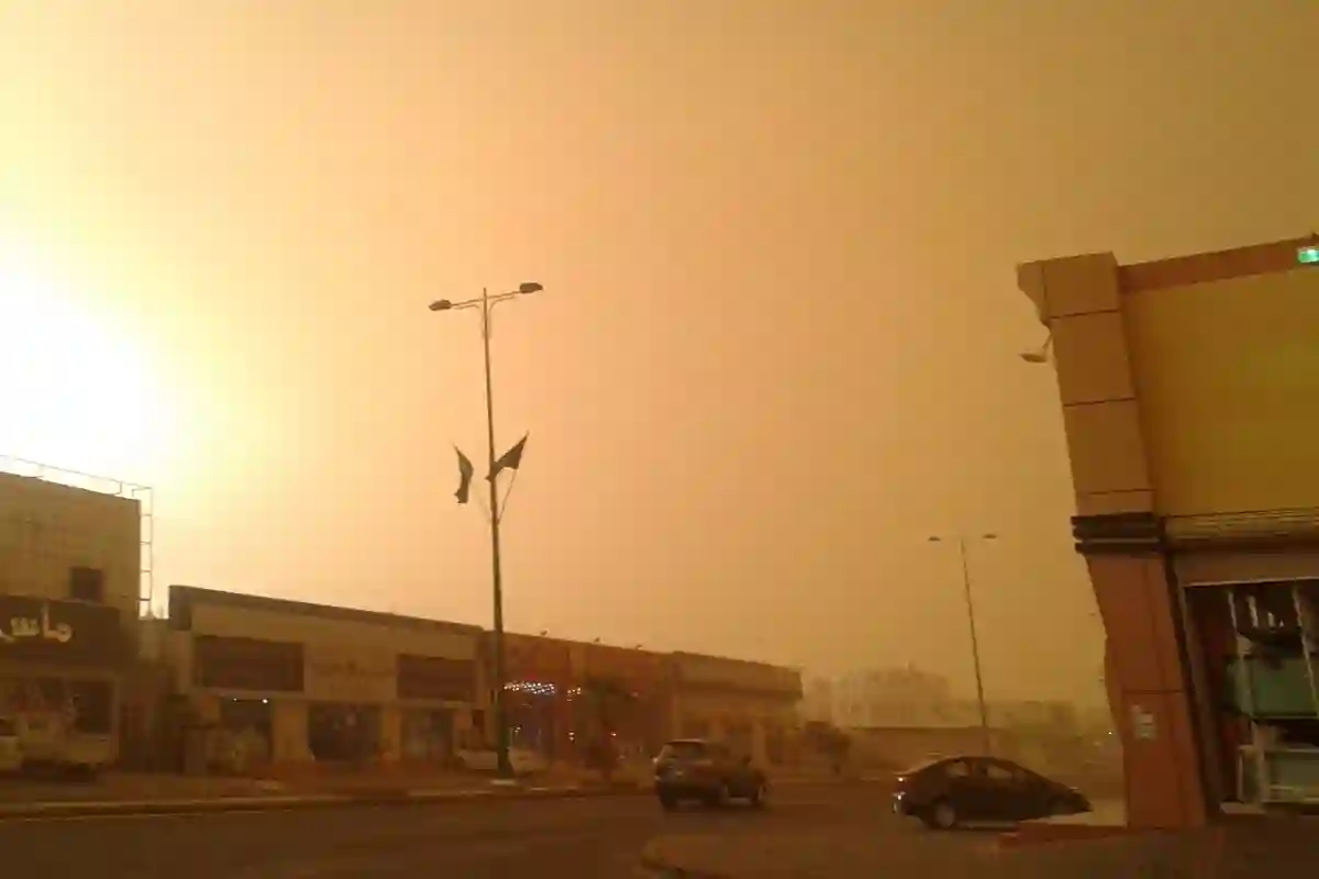 عوالق ترابية كثيفة في جازان 