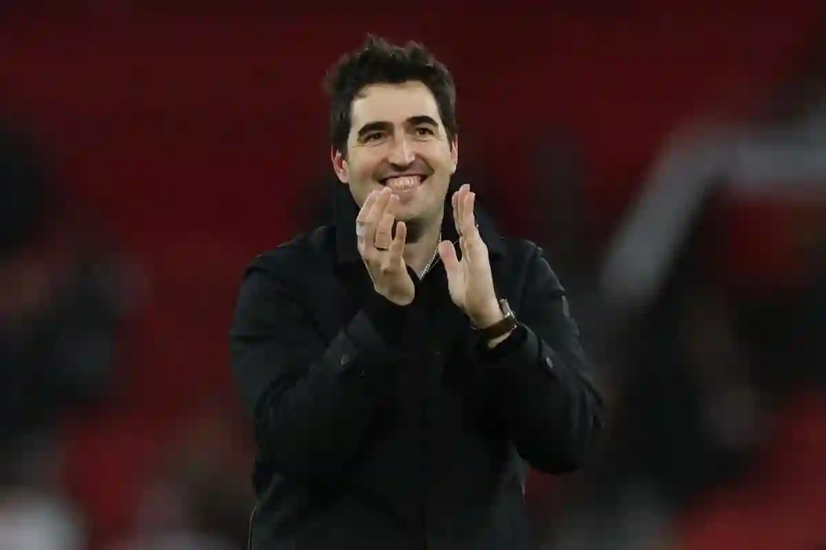 خطوة واحدة تفصل الهلال عن التعاقد مع مدرب بورنموث بعد رحيل 