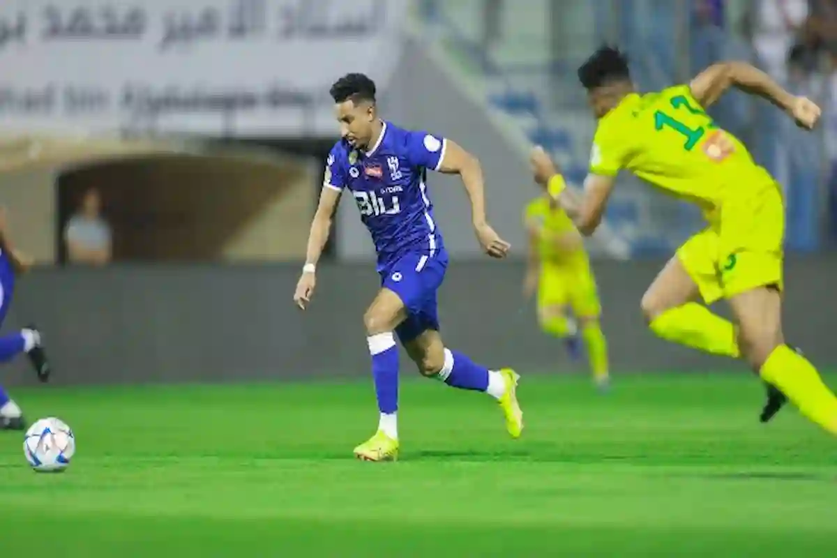 تعرف على طاقم تحكيم مباراة الهلال السعودي ضد الخليج في الجولة 28 من دوري روشن