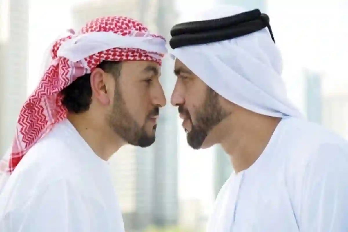 قرار رسمي بحظر التحدث باللهجة الإماراتية على غير المواطنين