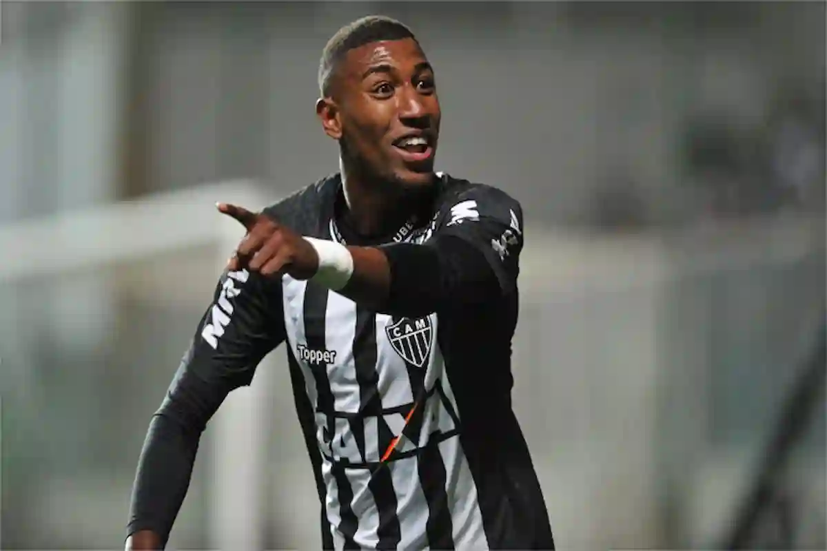 منافسة بين الدوري السعودي والإيطالي والألماني لكسب خدمات