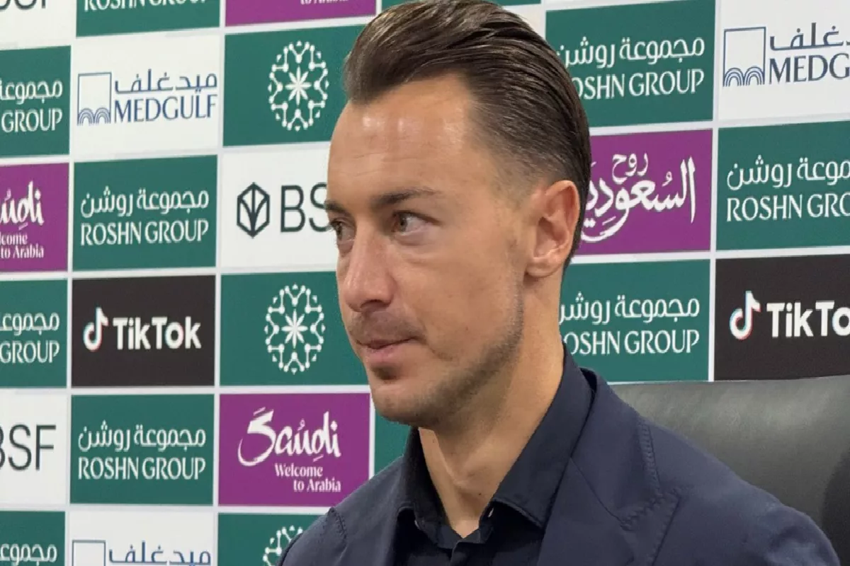 الأهلي يتفق مع يايسله على التجديد وزيادة في الراتب.