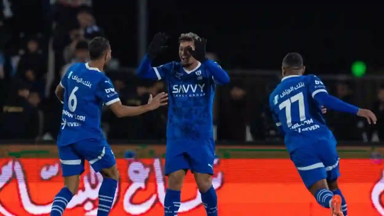 قبل مواجهة الأخدود.. ثلاثي الهلال مهدد بالإيقاف في دروي روشن