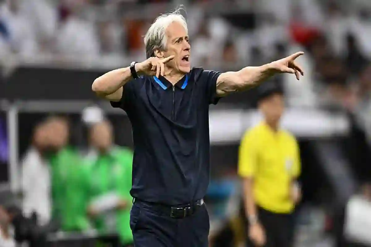 جمهور الهلال السعودي يهاجم 