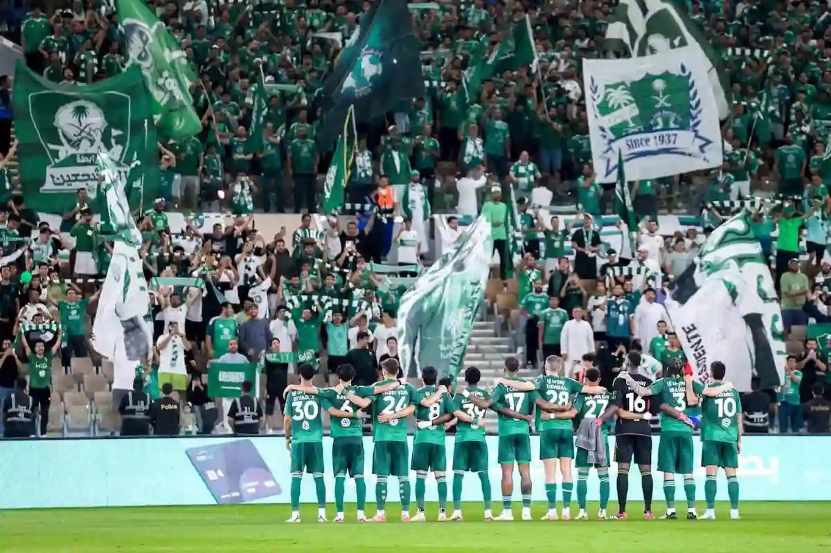 الأهلي السعودي يقترب من ضم الظهير البلجيكي دامس.. الصفقة المنتظرة