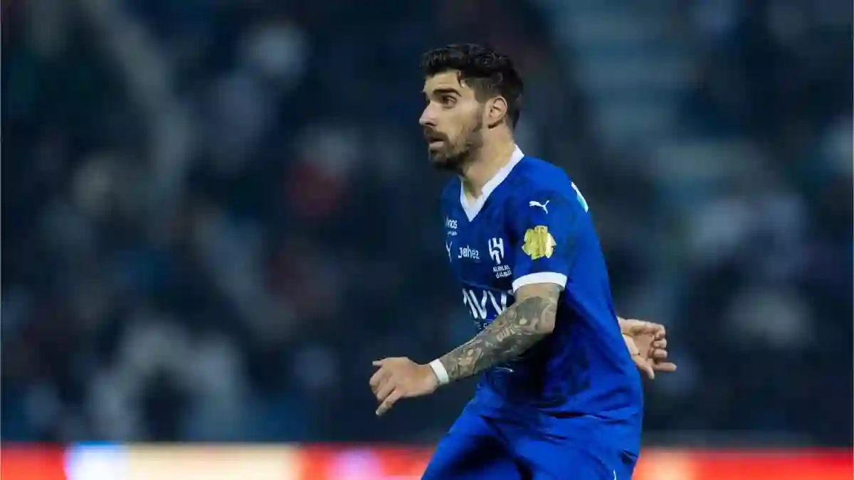 إعلامي يكشف عن ركلة جزاء مستحقة للهلال في مباراة القادسية!!