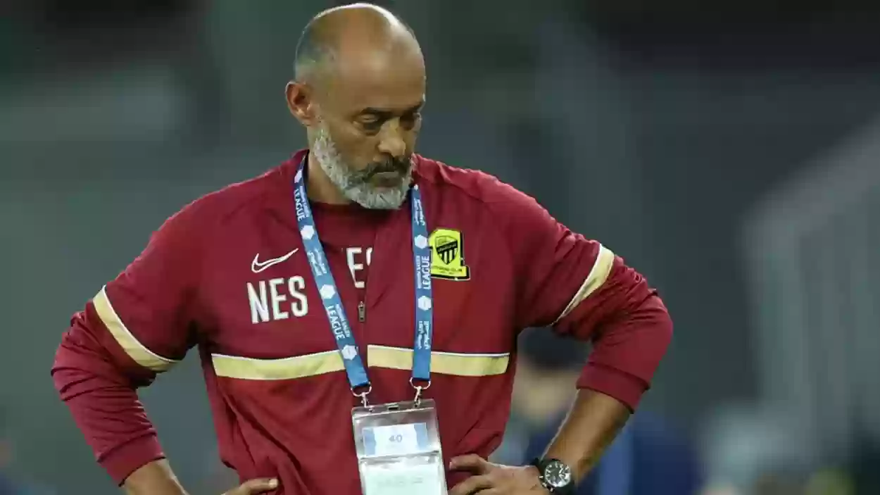 الأحمري يفجر مفاجأة مدوية.. سانتو لم يكن سبب أزمة العميد