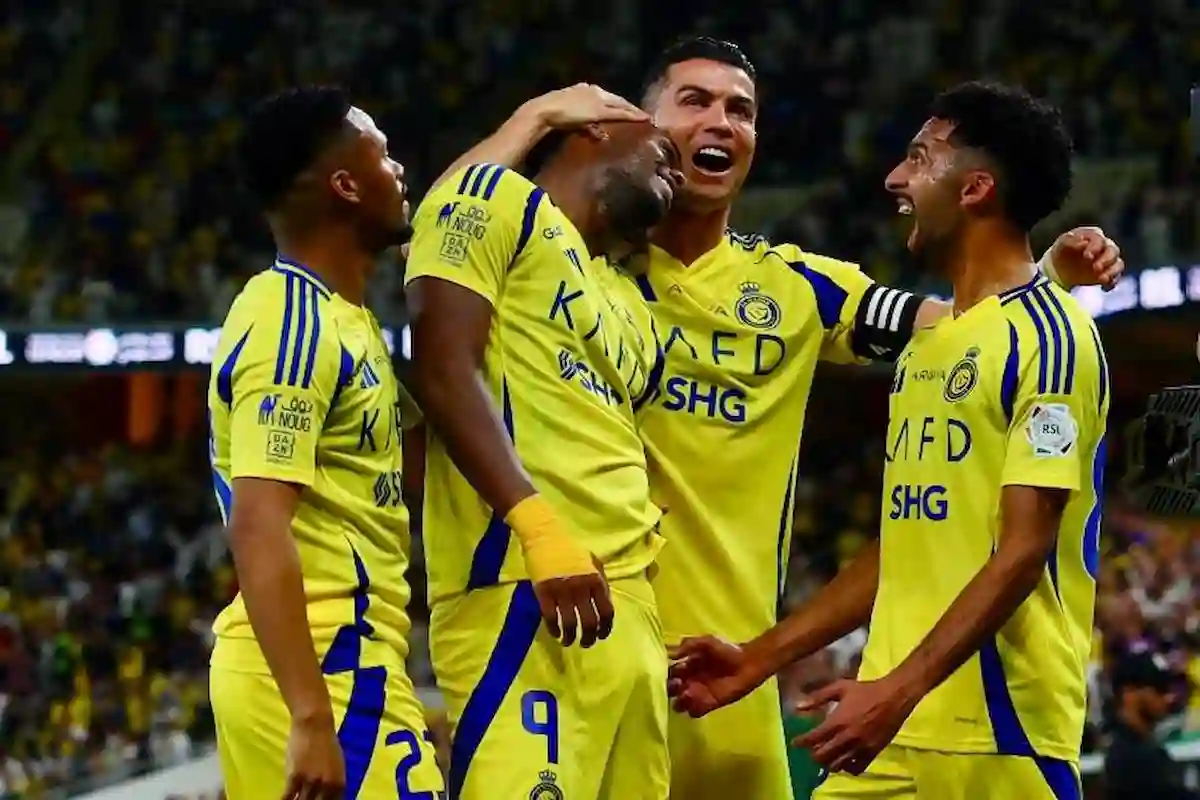 الهلال السعودي يتلقى خبر سعيد بعودة نجم الفريق للتشكيل ضد النصر السعودي