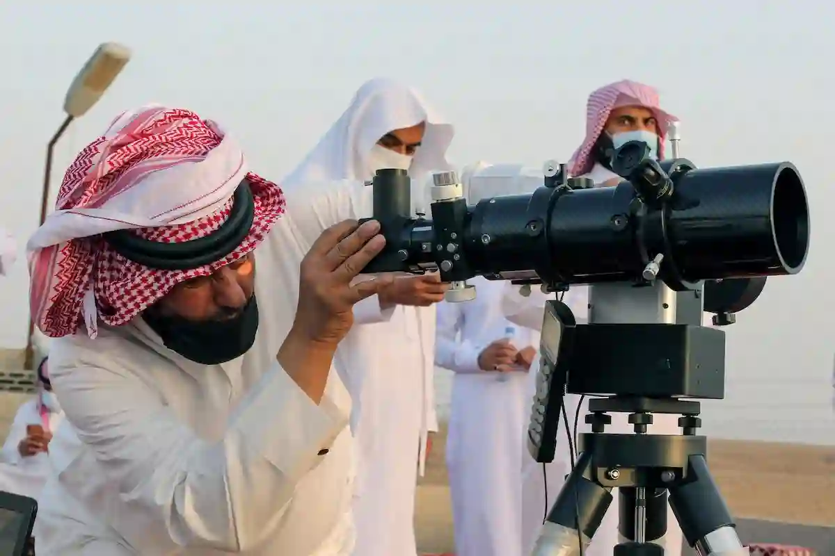 الفلكي الثقفي يكشف موعد أول أيام عيد الفطر المبارك في السعودية