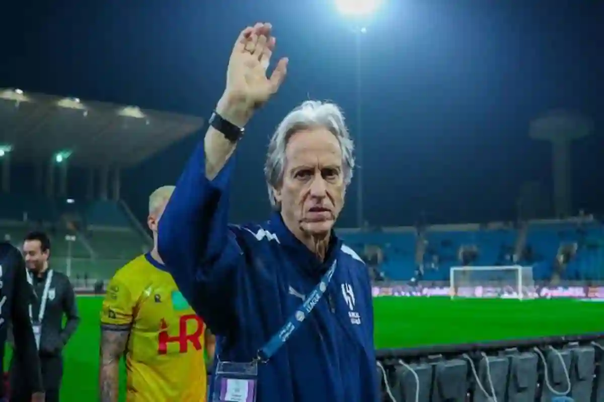  إدارة الهلال السعودي يبلغ مدربه 