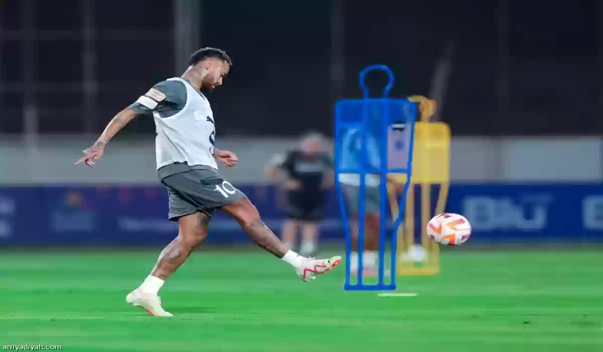 نجم أجنبي في طريقه للرحيل.. استبعاد هذا اللاعب لتسجيل نيمار في الهلال